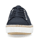 Blaue Rieker Damen Sneaker Low M2926-14 mit Schnürung sowie weißem Logo. Schuh von vorne.