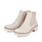 
Sandbeige Rieker Damen Chelsea Boots X5772-60 mit einer Profilsohle mit Blockabsatz. Schuhpaar schräg.