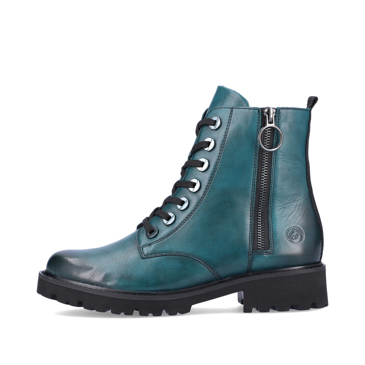 
Pazifikblaue remonte Damen Biker Boots D8671-12 mit einer besonders leichten Sohle. Schuh Außenseite