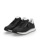Schwarze Rieker Damen Sneaker Low 42505-00 mit flexibler Sohle. Schuhpaar seitlich schräg.