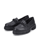 Schwarze Rieker Damen Loafer M3861-01 mit Elastikeinsatz sowie stylischer Kette. Schuhpaar seitlich schräg.
