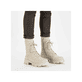 
Beige Rieker Damen Biker Boots 74642-62 mit einer schockabsorbierenden Plateausohle. Schuh am Fuß