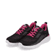 Schwarze Rieker Damen Sneaker Low W0401-00 mit flexibler Sohle. Schuhpaar seitlich schräg.
