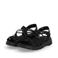 Schwarze Rieker Damen Trekkingsandalen V8400-00 mit einer super leichten Sohle. Schuhpaar seitlich schräg.