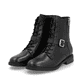 Nachtschwarze remonte Damen Schnürstiefel D1U70-00 mit Zierschnalle. Schuhpaar seitlich schräg.