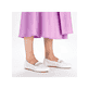 Weiße Rieker Damen Loafer 46885-80 mit einer extra weichen Decksohle. Schuh am Fuß.