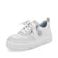 Weiße Rieker Damen Sneaker Low M1905-80 mit Reißverschluss sowie geprägtem Logo. Schuh seitlich schräg.