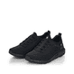 Schwarze Rieker Damen Slipper 40405-00 mit super leichter und flexibler Sohle. Schuhpaar seitlich schräg.