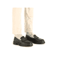 
Armeegrüne Rieker Damen Loafers 52050-55 mit einer schockabsorbierenden Sohle. Schuh am Fuß