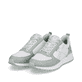 Grüne Rieker Damen Sneaker Low W0602-80 mit einer griffigen und leichten Sohle. Schuhpaar seitlich schräg.