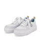 Weiße Rieker Damen Sneaker Low M1905-80 mit Reißverschluss sowie geprägtem Logo. Schuhpaar seitlich schräg.