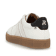 Weiße Rieker Herren Sneaker Low U0707-80 im Retro-Look mit weißen Streifen an der Seite sowie einer Schnürung. Schuh von hinten.
