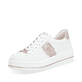 Weiße remonte Damen Sneaker D1C02-80 mit einer Schnürung sowie Metallelement. Schuh seitlich schräg.