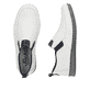 Weiße Rieker Herren Slipper 05450-80 mit einem Elastikeinsatz sowie Extraweite H. Schuh von oben, liegend.