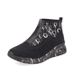 Schwarze Rieker Damen Sneaker High M4953-00 mit dämpfender und leichter Sohle. Schuh seitlich schräg.