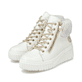 Weiße Rieker Damen Sneaker High N2506-81 mit griffiger und leichter Plateausohle. Schuhpaar seitlich schräg.