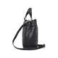 Rieker Damen Handtasche H1505-00 in Nachtschwarz aus Kunstleder mit Reißverschluss. Handtasche rechtsseitig.