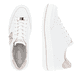 Weiße remonte Damen Sneaker D1C02-80 mit einer Schnürung sowie Metallelement. Schuh von oben, liegend.