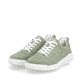 Grüne Rieker Damen Sneaker Low W1101-52 mit flexibler und super leichter Sohle. Schuhpaar seitlich schräg.