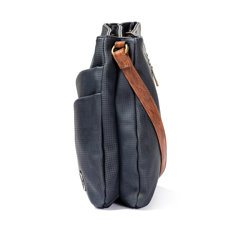 Rieker Damen Handtasche H1005-14 in Pazifikblau aus Kunstleder mit Reißverschluss. Handtasche rechtsseitig.