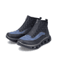 Schwarze Rieker Damen Sneaker High M6052-00 mit einer ultra leichten Sohle. Schuhpaar seitlich schräg.