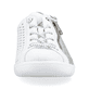 Weiße Rieker Damen Slipper L7465-91 mit Reißverschluss sowie Löcheroptik. Schuh von vorne.