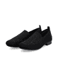 Schwarze Rieker Damen Slipper 51989-00 mit Elastikeinsatz sowie Löcheroptik. Schuhpaar seitlich schräg.