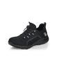 Schwarze Rieker Damen Slipper M5070-00 mit ultra leichter und flexibler Sohle. Schuh seitlich schräg.