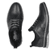 Schwarze Rieker Herren Slipper 14450-00 mit einer Gummischnürung. Schuh von oben, liegend.