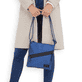 remonte Damen Handtasche Q0625-14 in Enzianblau aus Kunstleder mit Reißverschluss. Handtasche getragen.