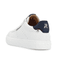Weiße Rieker Herren Sneaker Low U0704-80 mit TR-Sohle mit leichtem EVA-Inlet. Schuh von hinten.