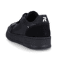Schwarze Rieker Herren Sneaker Low U0403-00 mit einer abriebfesten Sohle. Schuh von hinten.
