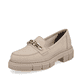 Beige Rieker Damen Loafer M3861-60 mit Elastikeinsatz sowie stilvoller Kette. Schuh seitlich schräg.