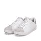 Weiße Rieker Damen Sneaker Low 41900-80 mit flexibler und super leichter Sohle. Schuhpaar seitlich schräg.