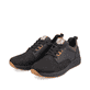 Schwarze Rieker Herren Sneaker Low 07005-00 mit flexibler Sohle. Schuhpaar seitlich schräg.