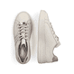 Hellbeige Rieker Damen Sneaker Low M8400-60 mit Schnürung sowie grober Stickerei. Schuh von oben, liegend.