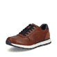 Braune Rieker Herren Sneaker Low B0503-24 mit Schnürung sowie Extraweite I. Schuh seitlich schräg.