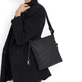 remonte Damen Handtasche Q0625-00 in Nachtschwarz aus Kunstleder mit Reißverschluss. Handtasche getragen.