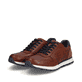 Braune Rieker Herren Sneaker Low B0503-24 mit Schnürung sowie Extraweite I. Schuhpaar seitlich schräg.