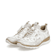 Weiße Rieker Damen Slipper N4278-90 mit Gummischnürung sowie mehrfarbigem Muster. Schuhpaar seitlich schräg.