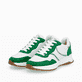 Weiße Rieker Damen Sneaker Low W1302-80 mit einer abriebfesten Sohle. Schuhpaar seitlich schräg.