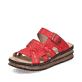 Rote Rieker Damen Pantoletten 62976-33 mit Schnalle sowie Ziernähten. Schuh seitlich schräg.
