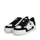 Weiße Rieker Damen Sneaker Low N4903-80 mit einem Reißverschluss. Schuhpaar seitlich schräg.