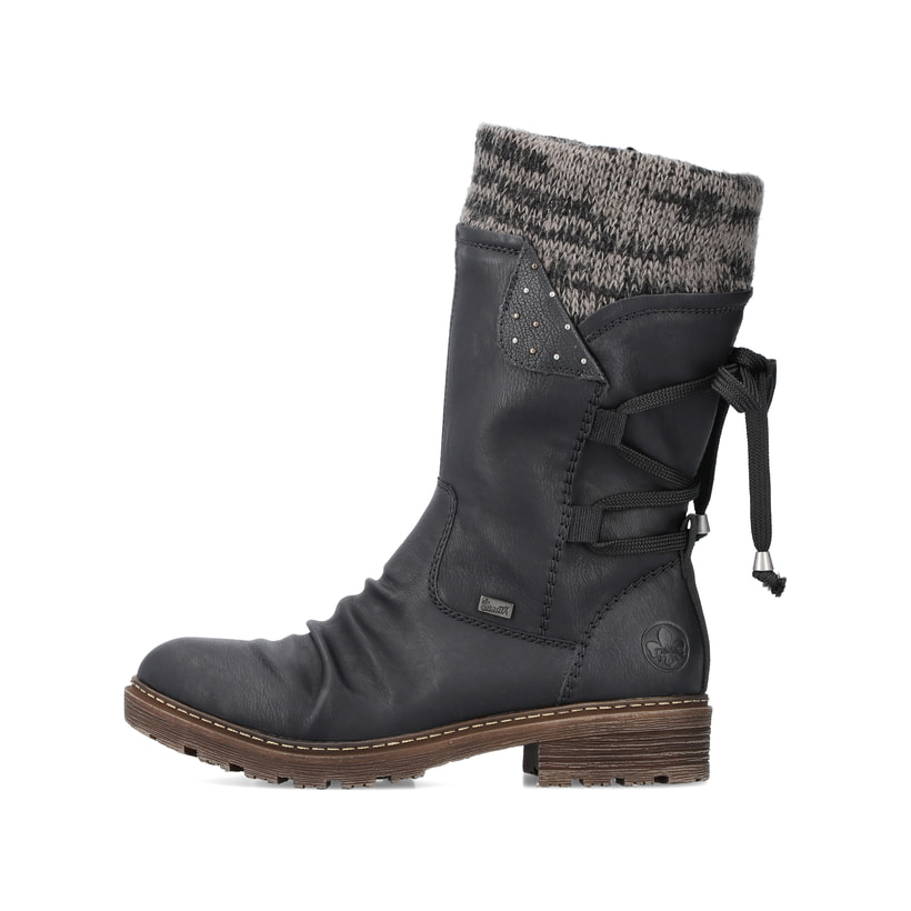 
Tiefschwarze Rieker Damen Kurzstiefel Z4773-01 mit einer robusten Profilsohle. Schuh Außenseite