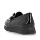 Glanzschwarze remonte Damen Loafer D0H10-00 mit grobgliedrigem Kettenelement. Schuh von hinten.