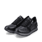 
Nachtschwarze remonte Damen Sneaker D1316-02 mit einer besonders leichten Plateausohle. Schuhpaar schräg.