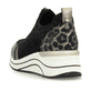 Nachtschwarze vegane remonte Damen Sneaker D0T08-02 mit Animal-Print. Schuh von hinten.