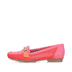 Rote Rieker Damen Loafer 40065-33 in Löcheroptik sowie schmaler Passform E 1/2. Schuh Außenseite.