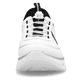 Weiße Rieker Damen Slipper M6062-80 mit ultra leichter und flexibler Sohle. Schuh von vorne.