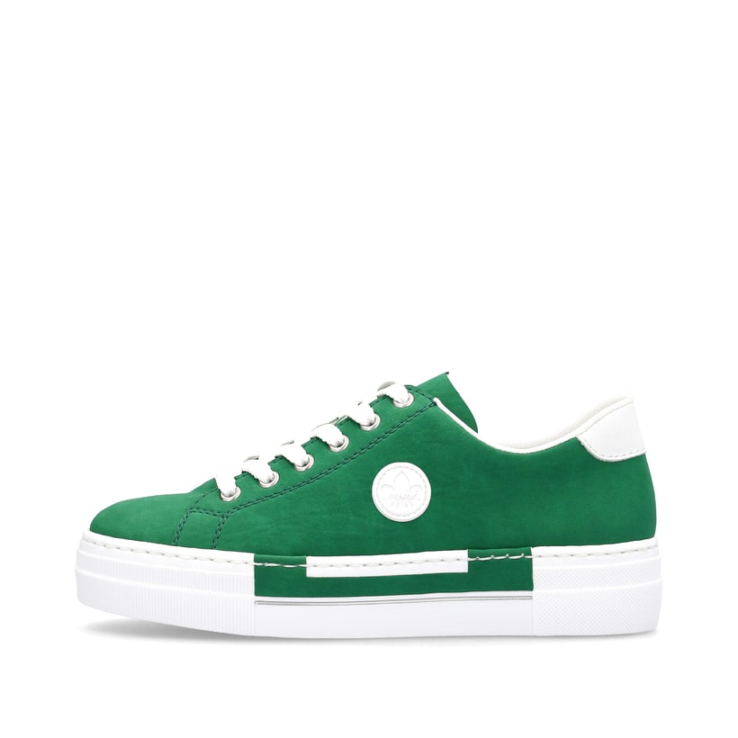 Grüne Rieker Damen Sneaker Low N49W1-52 mit Schnürung sowie Logo an der Seite. Schuh Außenseite.